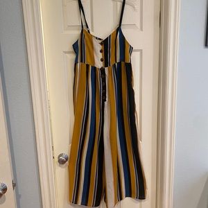 Urban outfitter size medium